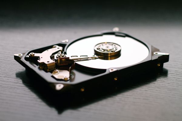 Serverraum mit Datenspeichern